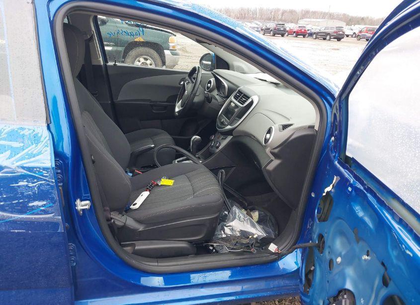 Photo 5 of 2019 Chevrolet Sonic LT AUTO (VIN 1G1JD5SB3K4110128)