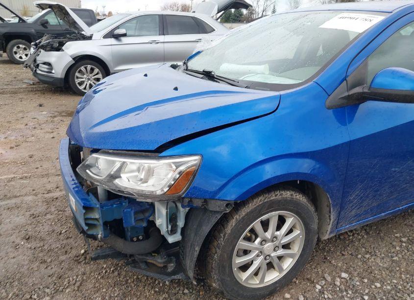 Photo 6 of 2019 Chevrolet Sonic LT AUTO (VIN 1G1JD5SB3K4110128)