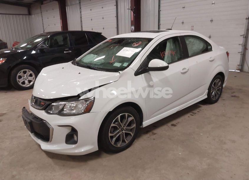 Photo 2 of 2019 Chevrolet Sonic LT AUTO (VIN 1G1JD5SB3K4148085)