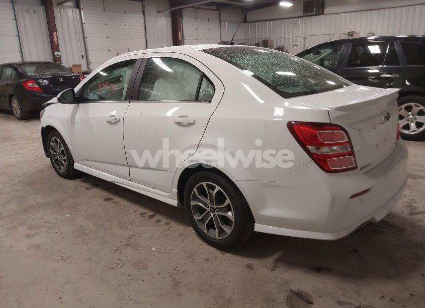Photo 3 of 2019 Chevrolet Sonic LT AUTO (VIN 1G1JD5SB3K4148085)