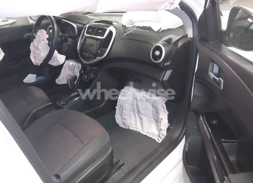 Photo 5 of 2019 Chevrolet Sonic LT AUTO (VIN 1G1JD5SB3K4148085)