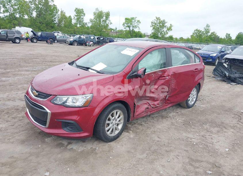 Photo 2 of 2020 Chevrolet Sonic (VIN 1G1JD5SB3L4140358)