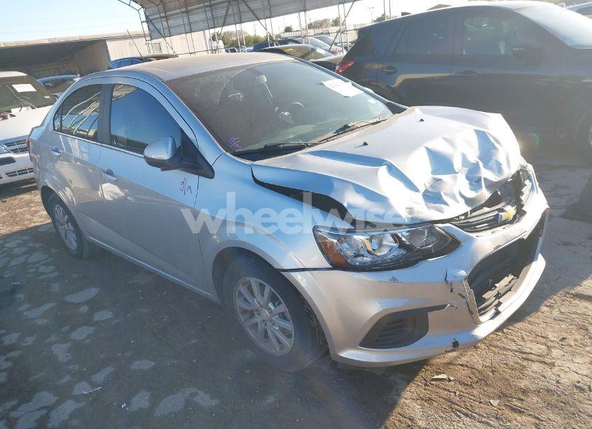 2018 Chevrolet Sonic LT AUTO (VIN 1G1JD5SB4J4104210) main photo
