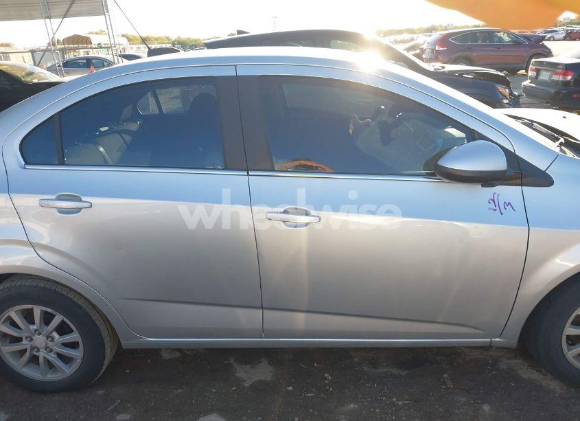 Photo 14 of 2018 Chevrolet Sonic LT AUTO (VIN 1G1JD5SB4J4104210)