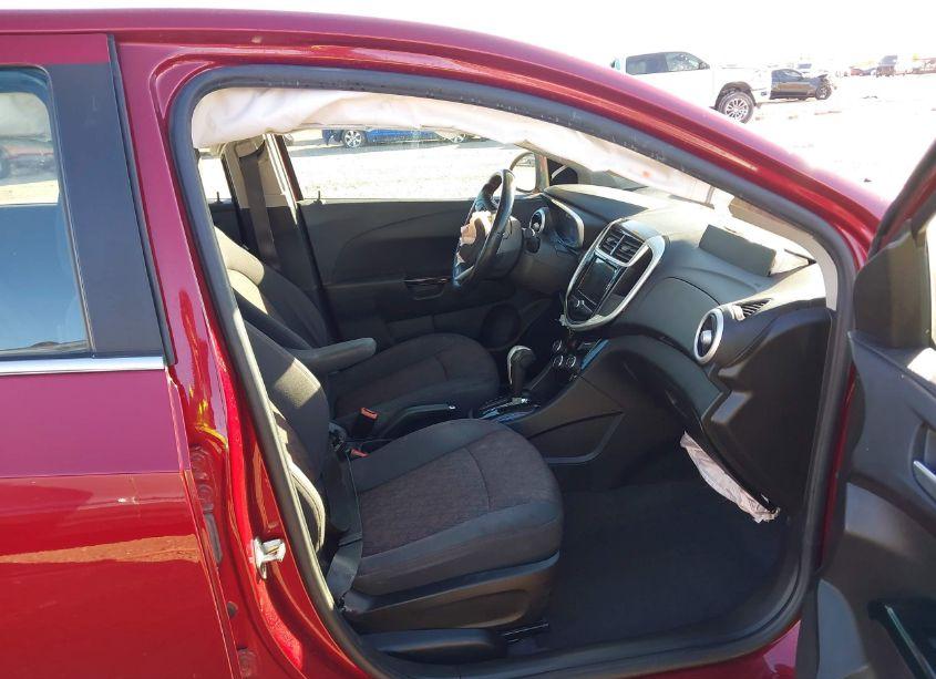 Photo 5 of 2019 Chevrolet Sonic LT AUTO (VIN 1G1JD5SB4K4148533)