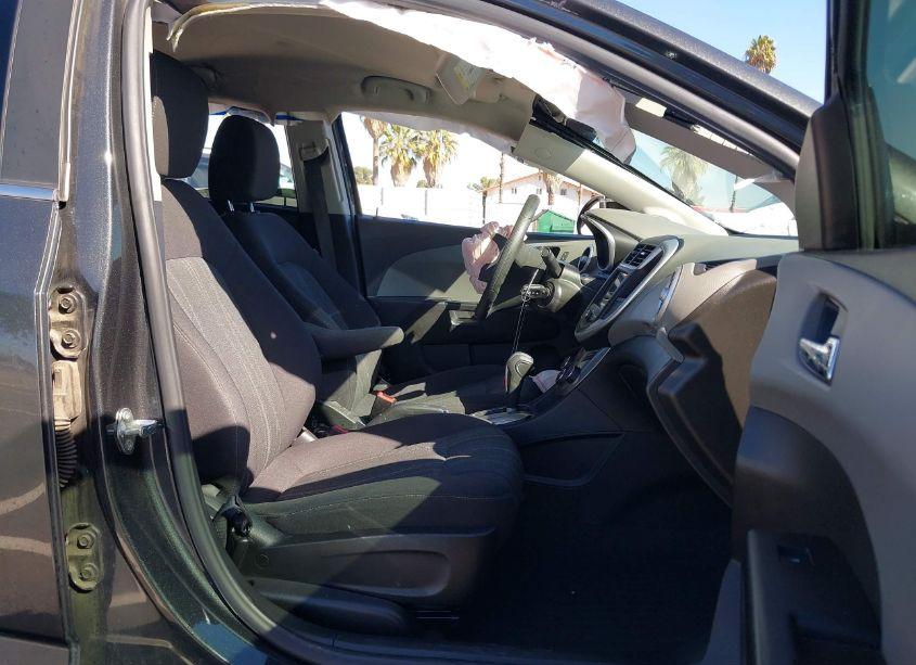 Photo 5 of 2019 Chevrolet Sonic LT AUTO (VIN 1G1JD5SB4K4150038)