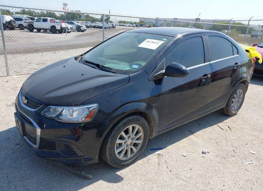 Photo 2 of 2020 Chevrolet Sonic FWD LT (VIN 1G1JD5SB4L4139056)