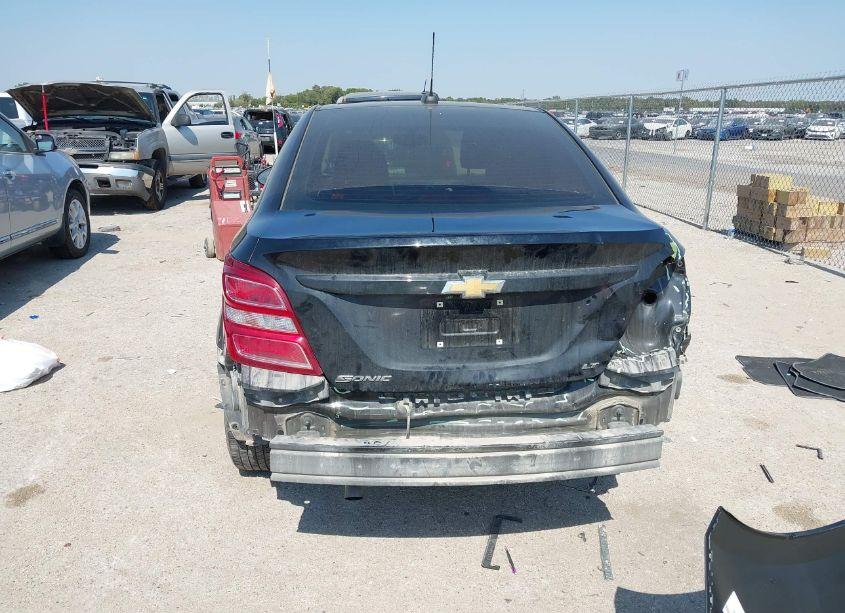 Photo 6 of 2020 Chevrolet Sonic FWD LT (VIN 1G1JD5SB4L4139056)