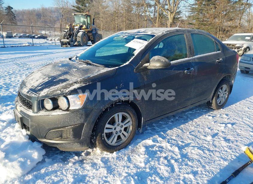 Photo 2 of 2014 Chevrolet Sonic LT MANUAL (VIN 1G1JD5SB5E4166558)