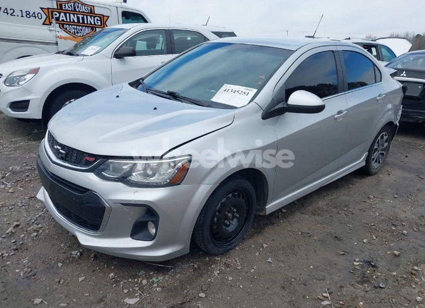 Photo 2 of 2019 Chevrolet Sonic LT AUTO (VIN 1G1JD5SB5K4107411)