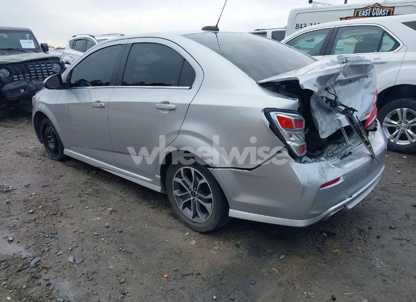 Photo 3 of 2019 Chevrolet Sonic LT AUTO (VIN 1G1JD5SB5K4107411)