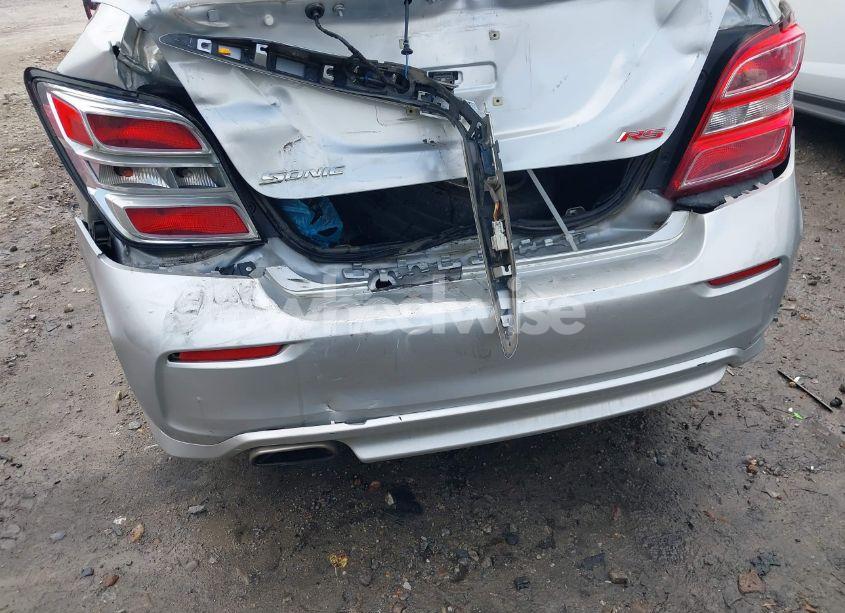 Photo 6 of 2019 Chevrolet Sonic LT AUTO (VIN 1G1JD5SB5K4107411)
