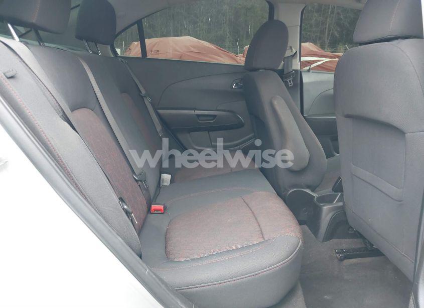 Photo 8 of 2019 Chevrolet Sonic LT AUTO (VIN 1G1JD5SB5K4107411)