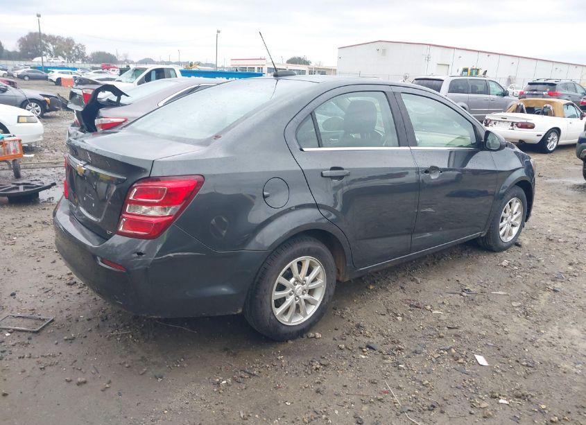 Photo 4 of 2019 Chevrolet Sonic LT AUTO (VIN 1G1JD5SB5K4109370)