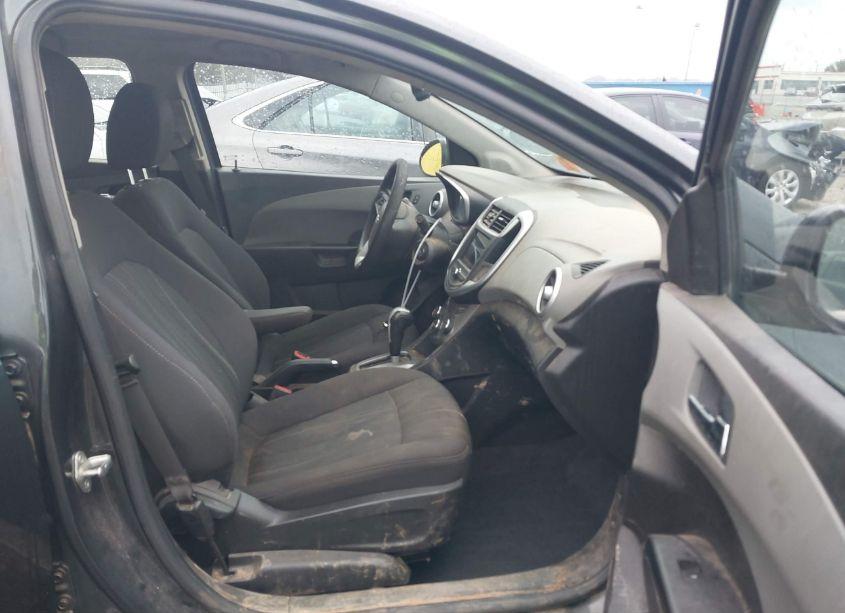 Photo 5 of 2019 Chevrolet Sonic LT AUTO (VIN 1G1JD5SB5K4109370)