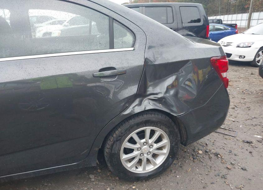 Photo 6 of 2019 Chevrolet Sonic LT AUTO (VIN 1G1JD5SB5K4109370)