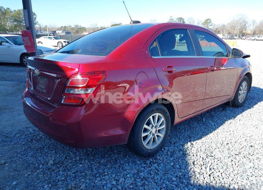 Photo 4 of 2019 Chevrolet Sonic LT AUTO (VIN 1G1JD5SB7K4105966)