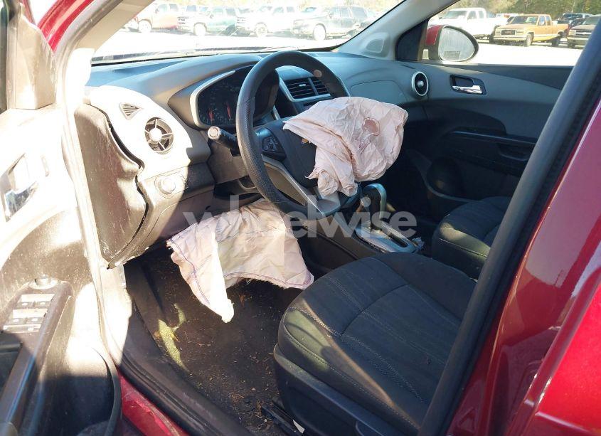 Photo 5 of 2019 Chevrolet Sonic LT AUTO (VIN 1G1JD5SB7K4105966)