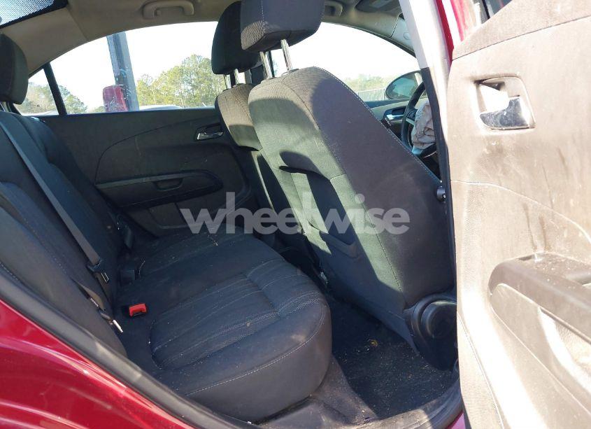 Photo 8 of 2019 Chevrolet Sonic LT AUTO (VIN 1G1JD5SB7K4105966)