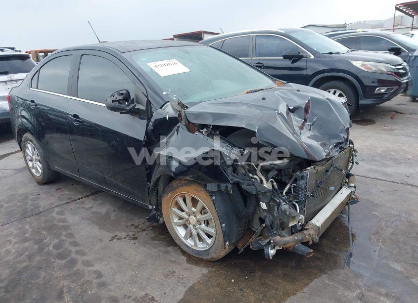 2019 Chevrolet Sonic LT AUTO (VIN 1G1JD5SB7K4143486) main photo