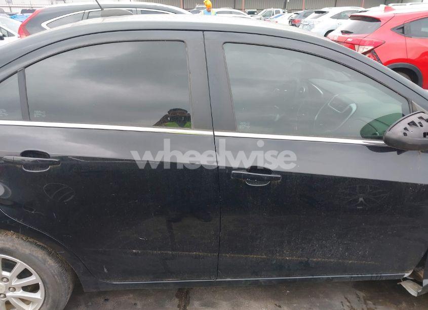 Photo 14 of 2019 Chevrolet Sonic LT AUTO (VIN 1G1JD5SB7K4143486)