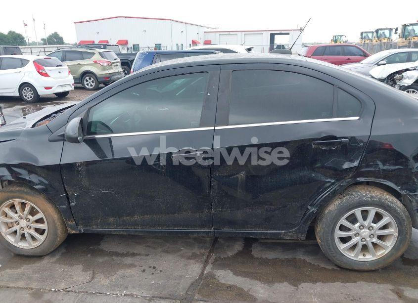 Photo 15 of 2019 Chevrolet Sonic LT AUTO (VIN 1G1JD5SB7K4143486)