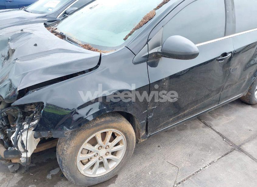 Photo 19 of 2019 Chevrolet Sonic LT AUTO (VIN 1G1JD5SB7K4143486)