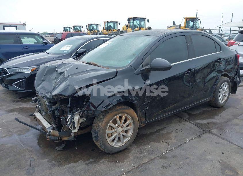 Photo 2 of 2019 Chevrolet Sonic LT AUTO (VIN 1G1JD5SB7K4143486)