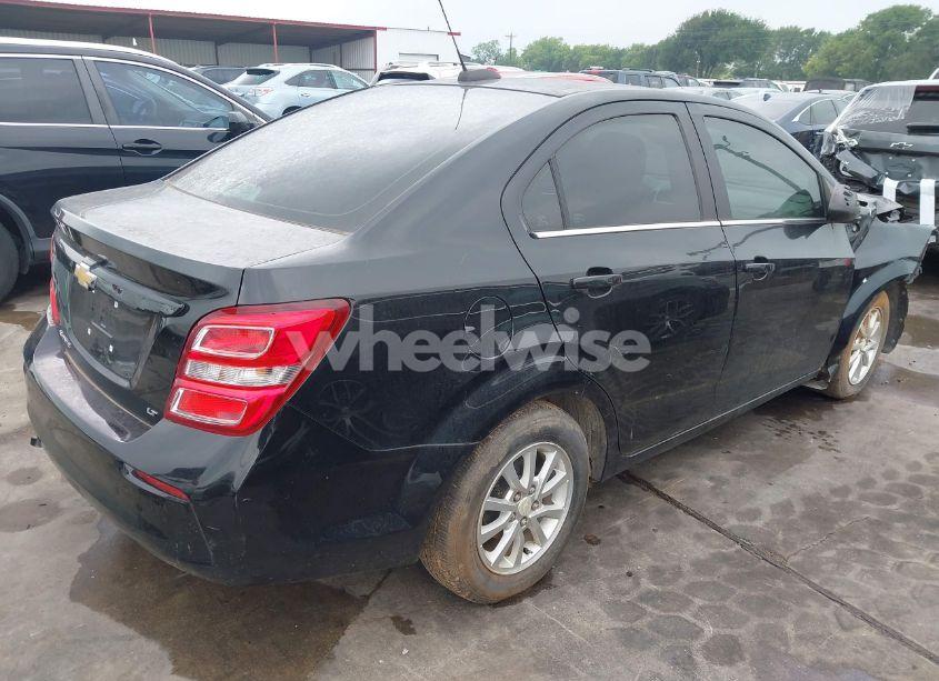 Photo 4 of 2019 Chevrolet Sonic LT AUTO (VIN 1G1JD5SB7K4143486)