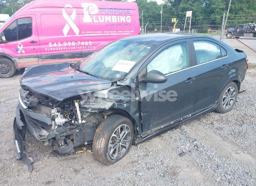 Photo 2 of 2020 Chevrolet Sonic FWD LT (VIN 1G1JD5SB7L4125541)