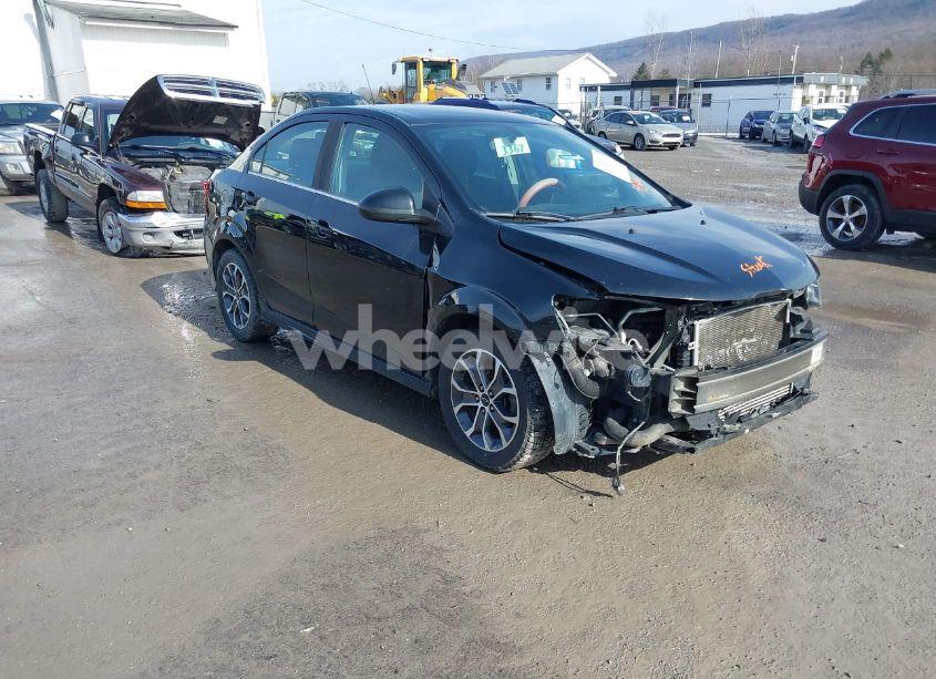 2020 Chevrolet Sonic FWD LT (VIN 1G1JD5SB7L4144316) main photo