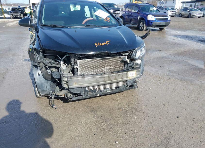 Photo 6 of 2020 Chevrolet Sonic FWD LT (VIN 1G1JD5SB7L4144316)