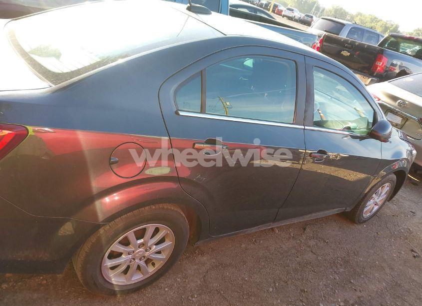 Photo 13 of 2018 Chevrolet Sonic LT AUTO (VIN 1G1JD5SB8J4102265)