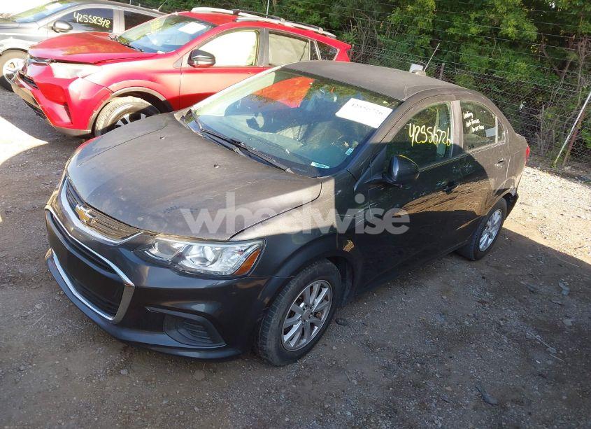 Photo 2 of 2018 Chevrolet Sonic LT AUTO (VIN 1G1JD5SB8J4102265)