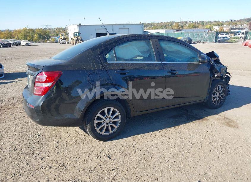 Photo 4 of 2018 Chevrolet Sonic LT AUTO (VIN 1G1JD5SB8J4121320)
