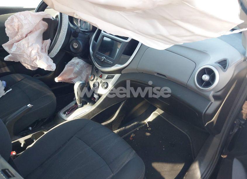 Photo 5 of 2018 Chevrolet Sonic LT AUTO (VIN 1G1JD5SB8J4121320)