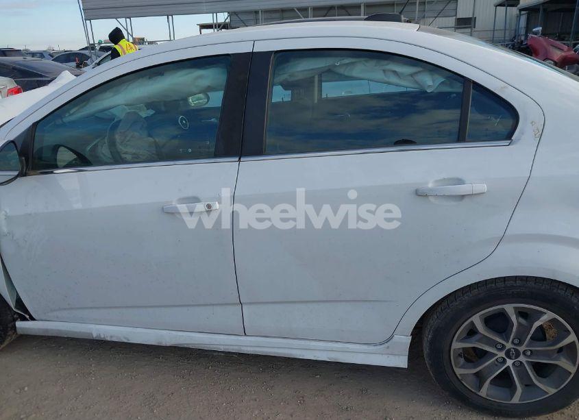 Photo 15 of 2020 Chevrolet Sonic FWD LT (VIN 1G1JD5SB8L4106447)