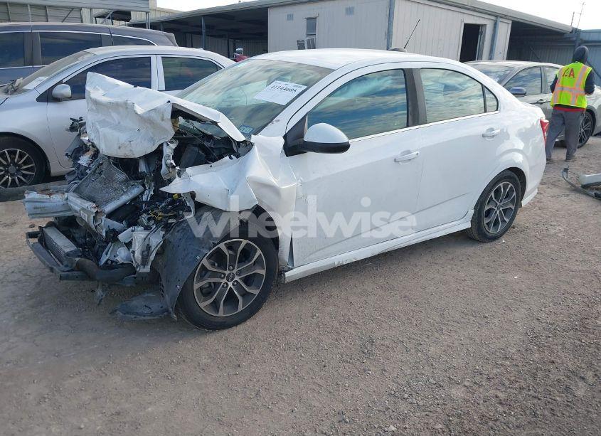 Photo 2 of 2020 Chevrolet Sonic FWD LT (VIN 1G1JD5SB8L4106447)