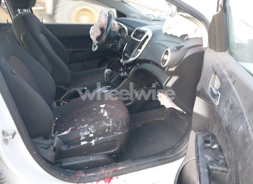 Photo 5 of 2020 Chevrolet Sonic FWD LT (VIN 1G1JD5SB8L4106447)