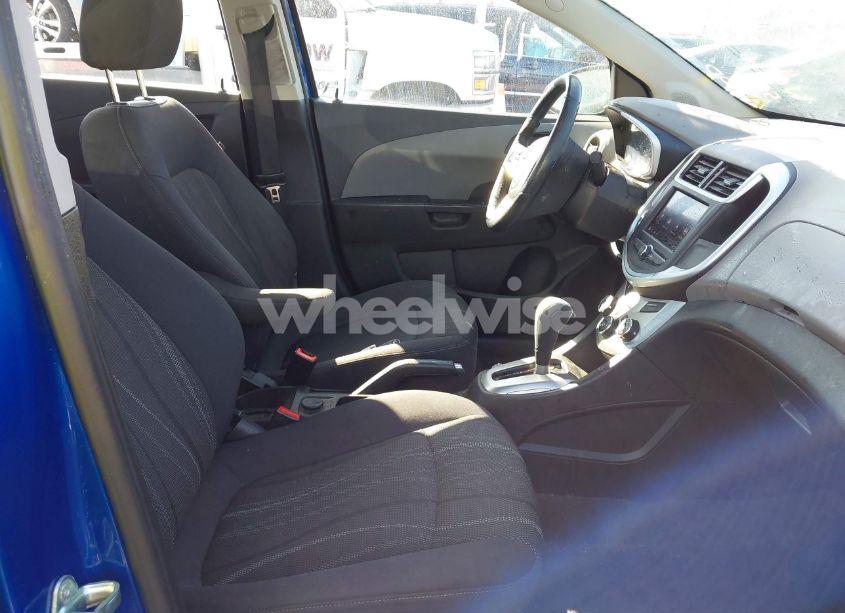 Photo 5 of 2020 Chevrolet Sonic FWD LT (VIN 1G1JD5SB8L4106996)