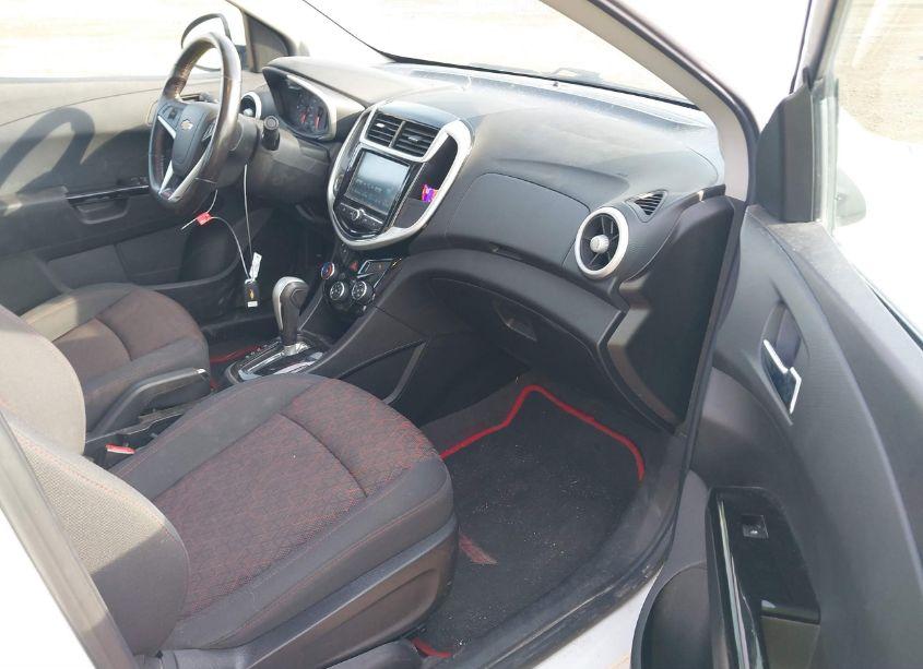 Photo 5 of 2017 Chevrolet Sonic LT AUTO (VIN 1G1JD5SB9H4171251)