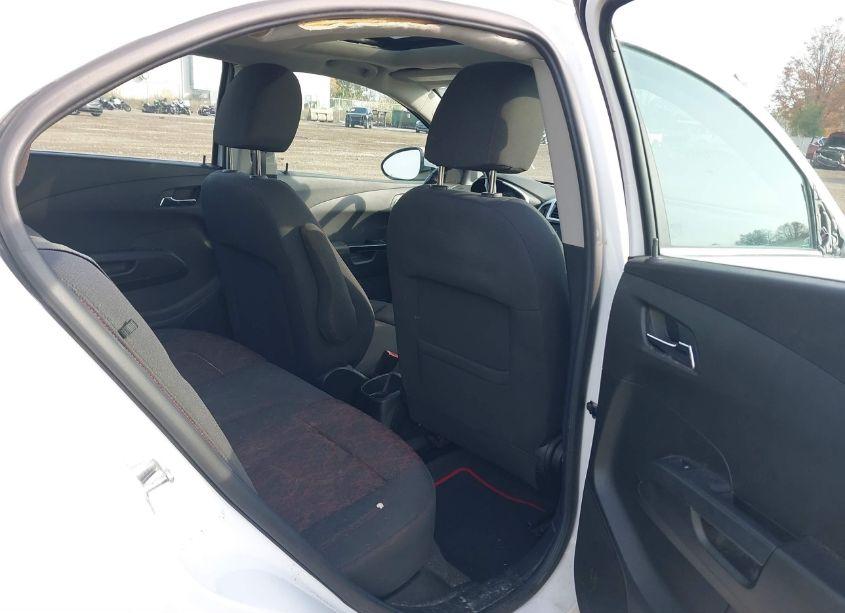 Photo 8 of 2017 Chevrolet Sonic LT AUTO (VIN 1G1JD5SB9H4171251)