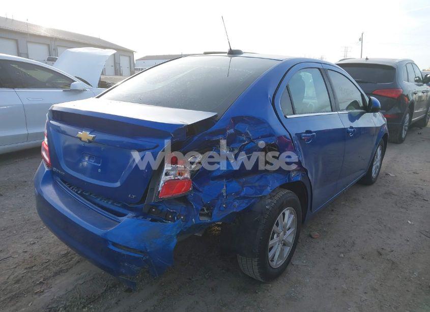 Photo 4 of 2019 Chevrolet Sonic LT AUTO (VIN 1G1JD5SB9K4112739)