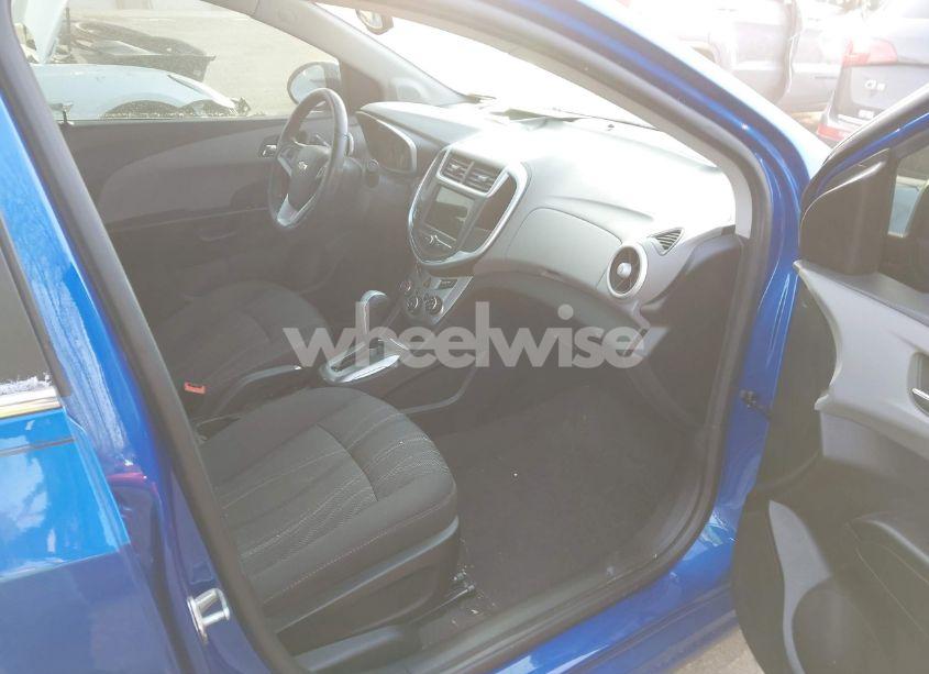 Photo 5 of 2019 Chevrolet Sonic LT AUTO (VIN 1G1JD5SB9K4112739)