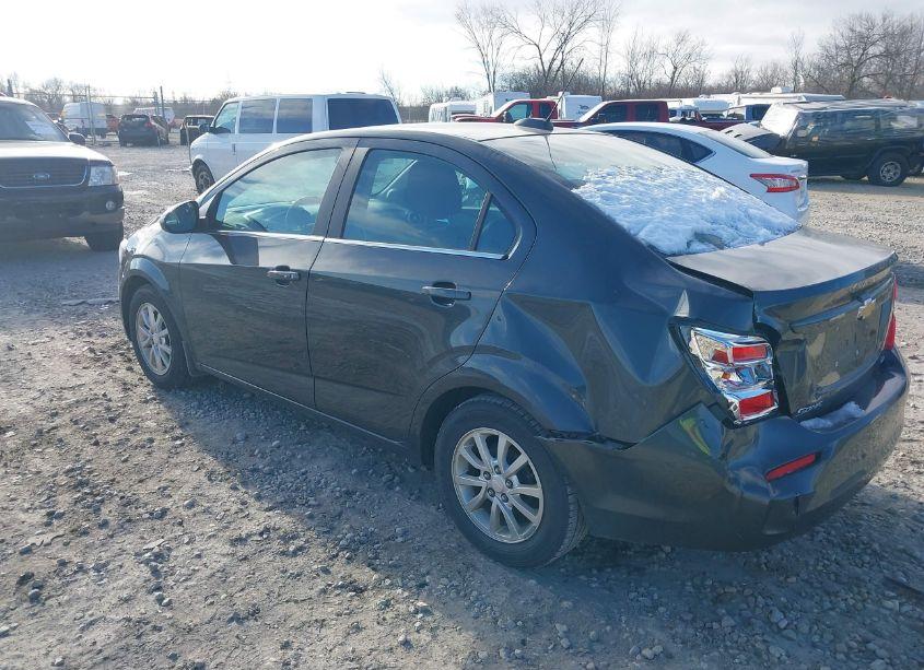 Photo 3 of 2019 Chevrolet Sonic LT AUTO (VIN 1G1JD5SB9K4146924)