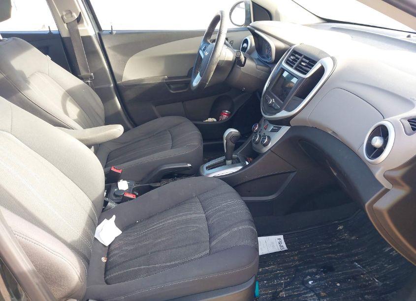 Photo 5 of 2019 Chevrolet Sonic LT AUTO (VIN 1G1JD5SB9K4146924)