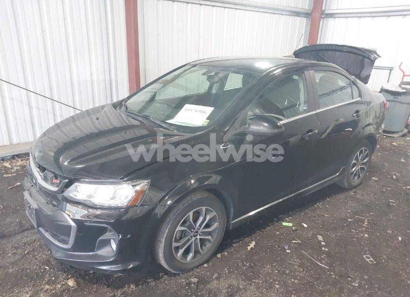Photo 2 of 2019 Chevrolet Sonic LT AUTO (VIN 1G1JD5SBXK4114452)