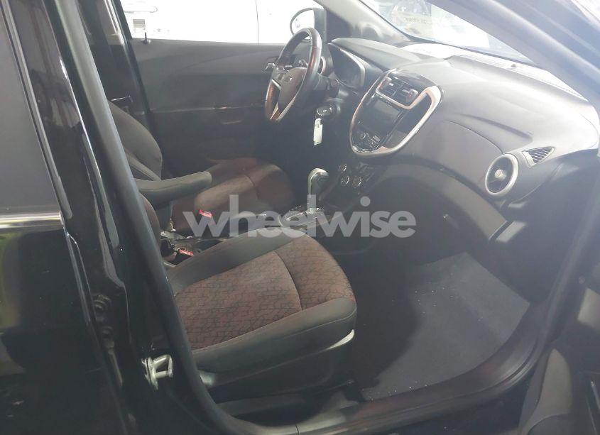 Photo 5 of 2019 Chevrolet Sonic LT AUTO (VIN 1G1JD5SBXK4114452)