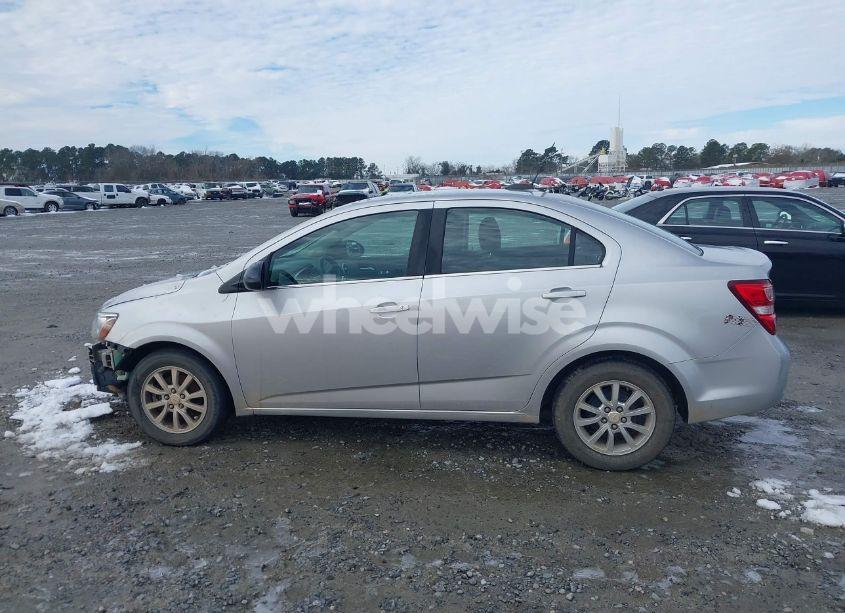 Photo 14 of 2020 Chevrolet Sonic FWD LT (VIN 1G1JD5SBXL4100973)