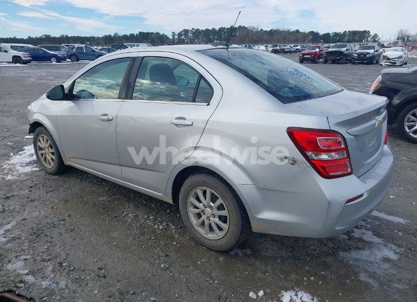 Photo 3 of 2020 Chevrolet Sonic FWD LT (VIN 1G1JD5SBXL4100973)